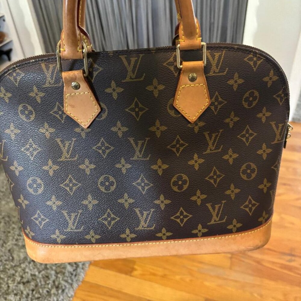 Louis Vuitton Handbag - Picture 1 of 12